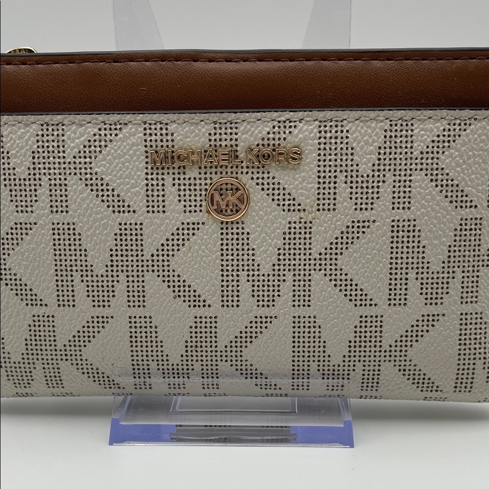 NWOT Michael Kors Tan and Cream Logo Compact Wallet - Picture 2 of 9